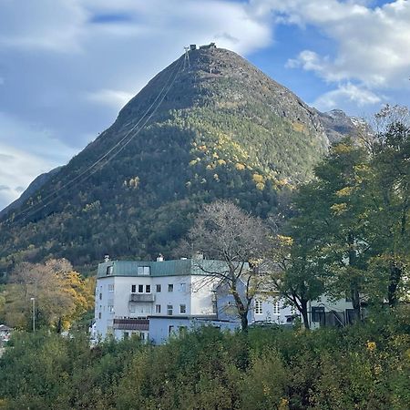Bakkebo Rampestreken Lägenhet Åndalsnes Exteriör bild
