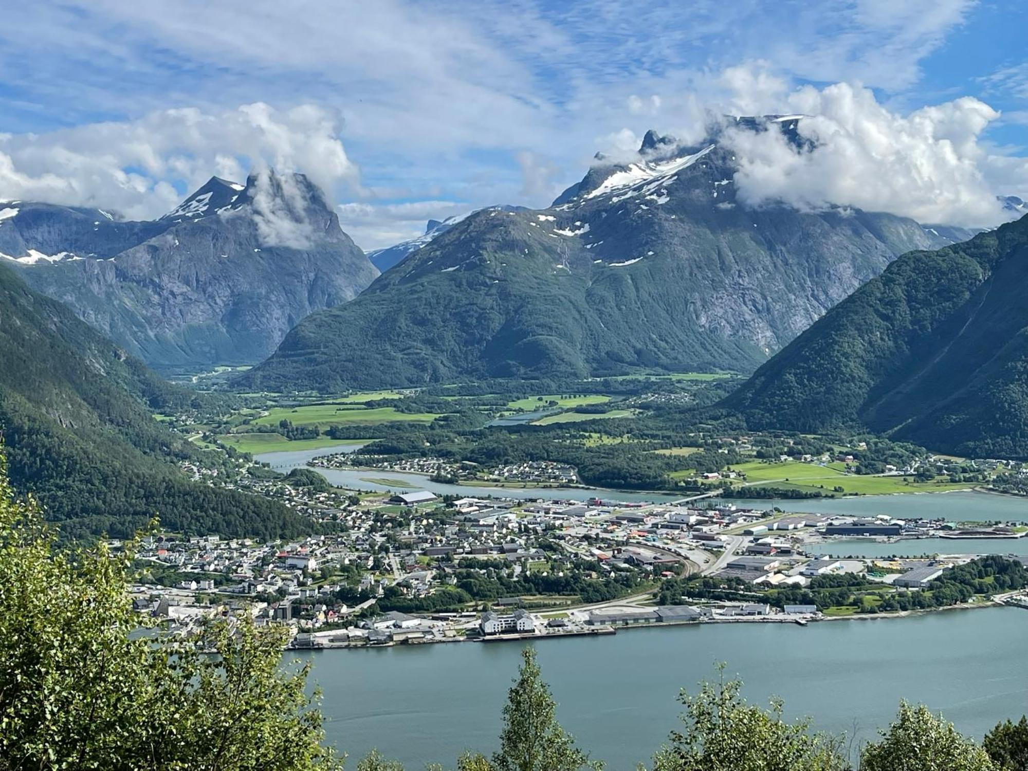 Bakkebo Rampestreken Lägenhet Åndalsnes Exteriör bild